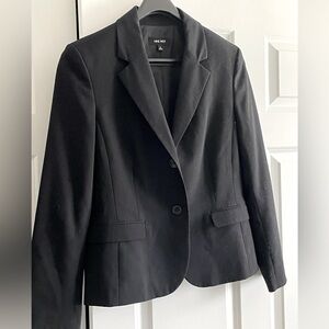 Nine West lined 2 button, 2 pocket suit jacket